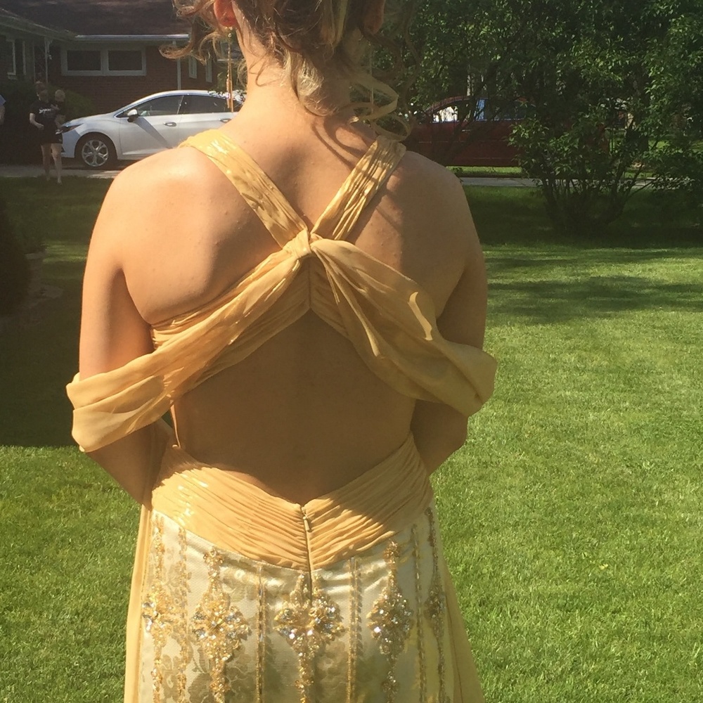 🔥🔥 TRADE @tcluxury🔥🔥DO NOT BUY🔥🔥Golden goddess ball/prom/pageant gown